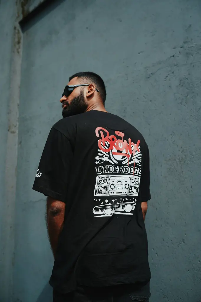 unsplash_TNaxQfQXt_c_oversized tshirt.webp